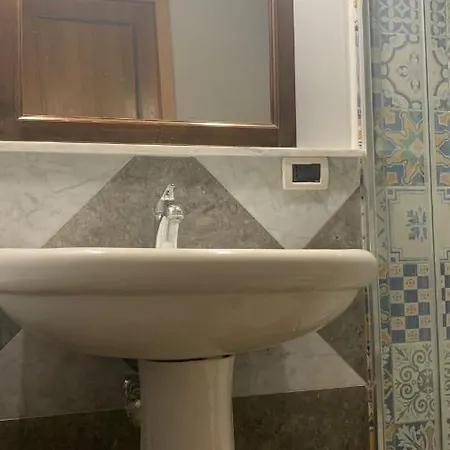 Laura Affittacamere Barone Guest house Palermo